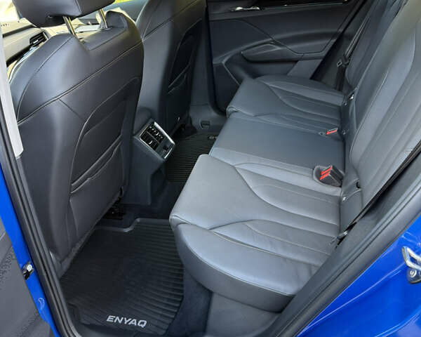 Синий Шкода Enyaq iV, объемом двигателя 0 л и пробегом 77 тыс. км за 29900 $, фото 15 на Automoto.ua