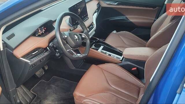 Синий Шкода Enyaq iV, объемом двигателя 0 л и пробегом 72 тыс. км за 25900 $, фото 4 на Automoto.ua