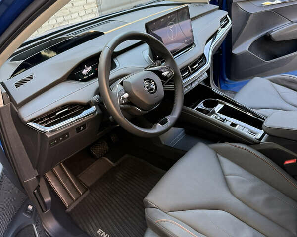 Шкода Enyaq iV 2023 в Луцке на Automoto.ua Синий Шкода Enyaq iV, объемом двигателя 0 л и пробегом 25 тыс. км за 31200 $, фото 16 на Automoto.ua