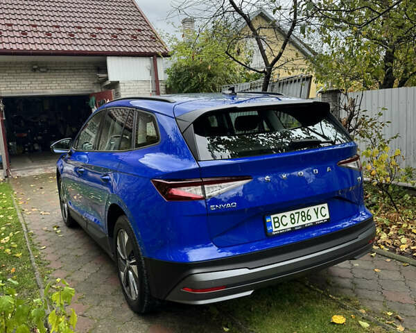 Синий Шкода Enyaq iV, объемом двигателя 0 л и пробегом 21 тыс. км за 24200 $, фото 4 на Automoto.ua