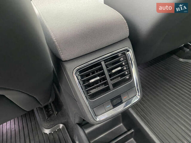 Синій Шкода Enyaq iV, об'ємом двигуна 0 л та пробігом 21 тис. км за 23000 $, фото 30 на Automoto.ua