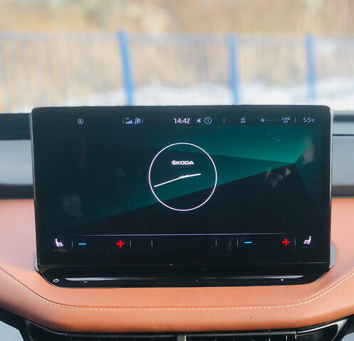 Зеленый Шкода Enyaq iV, объемом двигателя 0 л и пробегом 179 тыс. км за 24950 $, фото 25 на Automoto.ua