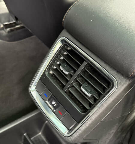 Зелений Шкода Enyaq iV, об'ємом двигуна 0 л та пробігом 75 тис. км за 25900 $, фото 10 на Automoto.ua