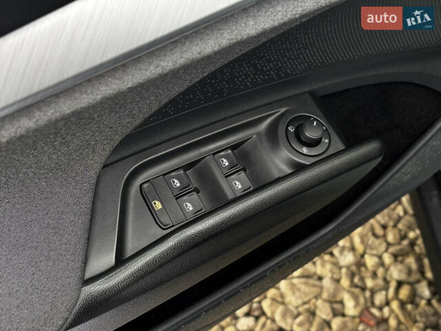 Зеленый Шкода Enyaq iV, объемом двигателя 0 л и пробегом 187 тыс. км за 19300 $, фото 34 на Automoto.ua