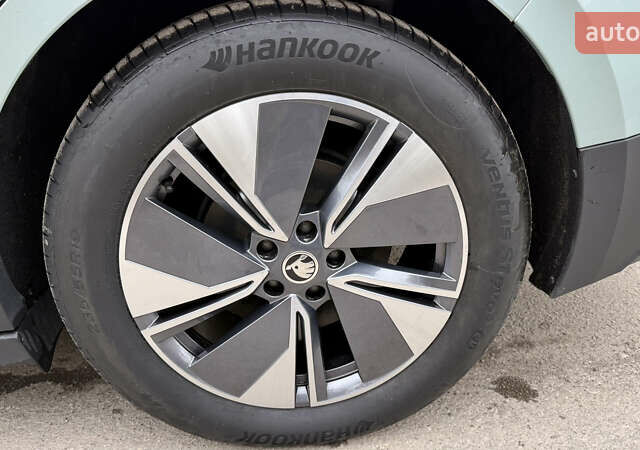 Зеленый Шкода Enyaq iV, объемом двигателя 0 л и пробегом 99 тыс. км за 19800 $, фото 16 на Automoto.ua