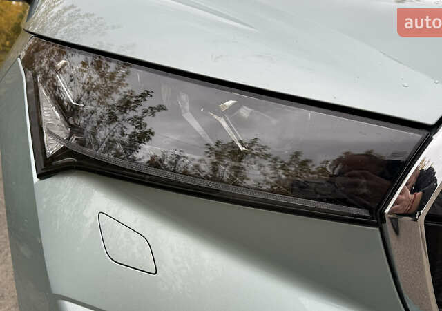 Зеленый Шкода Enyaq iV, объемом двигателя 0 л и пробегом 99 тыс. км за 19800 $, фото 20 на Automoto.ua