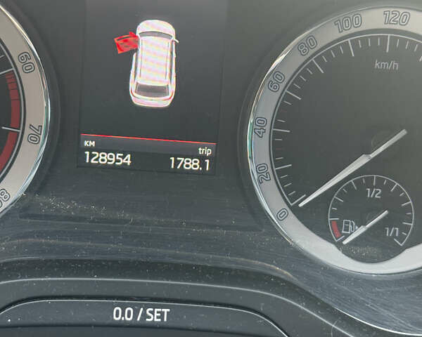 Белый Шкода Kodiaq Scout, объемом двигателя 1.98 л и пробегом 129 тыс. км за 22500 $, фото 12 на Automoto.ua