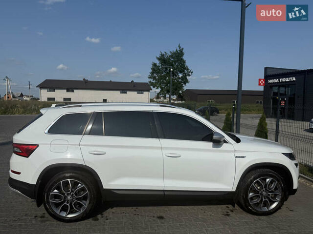 Белый Шкода Kodiaq Scout, объемом двигателя 1.98 л и пробегом 129 тыс. км за 22500 $, фото 2 на Automoto.ua