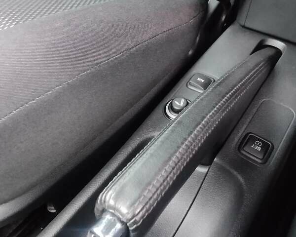 Черный Шкода Roomster Scout, объемом двигателя 1.6 л и пробегом 196 тыс. км за 5950 $, фото 28 на Automoto.ua