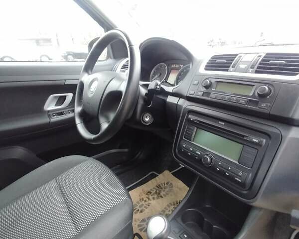 Черный Шкода Roomster Scout, объемом двигателя 1.6 л и пробегом 196 тыс. км за 5950 $, фото 51 на Automoto.ua