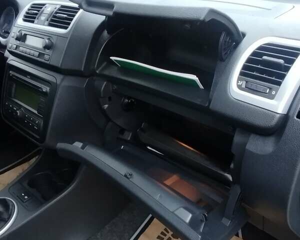 Черный Шкода Roomster Scout, объемом двигателя 1.6 л и пробегом 196 тыс. км за 5950 $, фото 49 на Automoto.ua