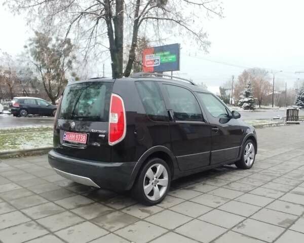 Черный Шкода Roomster Scout, объемом двигателя 1.6 л и пробегом 196 тыс. км за 5950 $, фото 5 на Automoto.ua