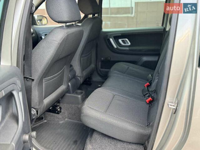 Коричневый Шкода Roomster Scout, объемом двигателя 1.6 л и пробегом 250 тыс. км за 6100 $, фото 29 на Automoto.ua