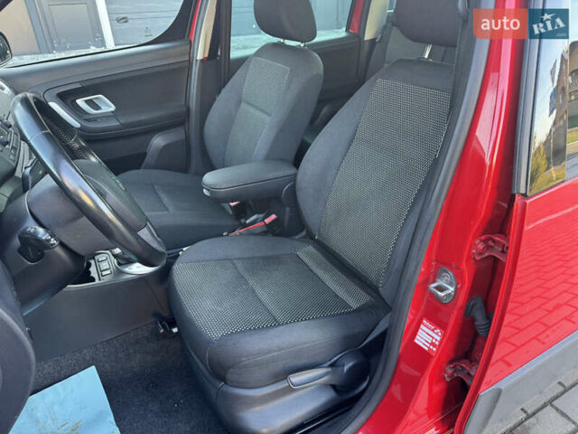 Красный Шкода Roomster Scout, объемом двигателя 1.6 л и пробегом 155 тыс. км за 7300 $, фото 10 на Automoto.ua