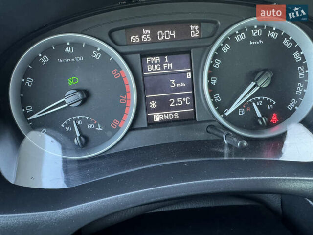 Красный Шкода Roomster Scout, объемом двигателя 1.6 л и пробегом 155 тыс. км за 7300 $, фото 17 на Automoto.ua