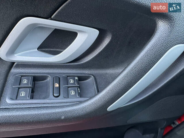 Красный Шкода Roomster Scout, объемом двигателя 1.6 л и пробегом 155 тыс. км за 7300 $, фото 12 на Automoto.ua