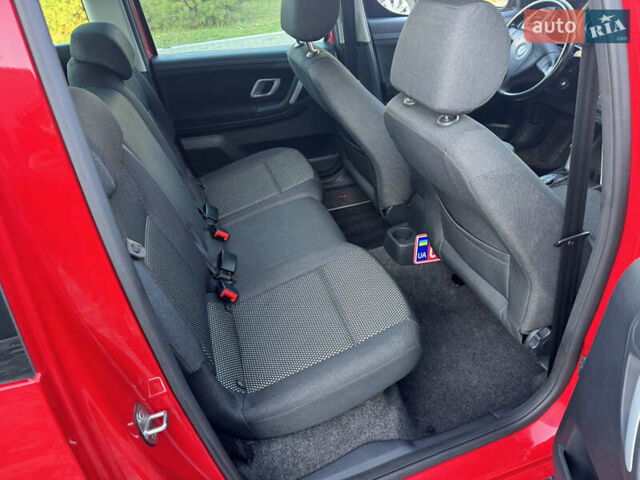 Красный Шкода Roomster Scout, объемом двигателя 1.6 л и пробегом 155 тыс. км за 7300 $, фото 7 на Automoto.ua