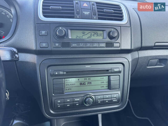 Красный Шкода Roomster Scout, объемом двигателя 1.6 л и пробегом 155 тыс. км за 7300 $, фото 15 на Automoto.ua