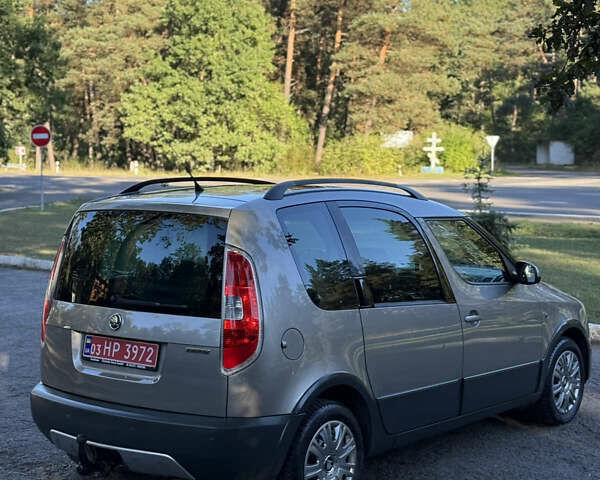 Серый Шкода Roomster Scout, объемом двигателя 1.4 л и пробегом 177 тыс. км за 4999 $, фото 8 на Automoto.ua