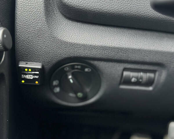 Синий Шкода Roomster Scout, объемом двигателя 1.4 л и пробегом 196 тыс. км за 6850 $, фото 9 на Automoto.ua