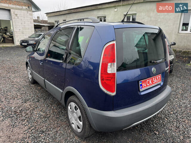 Синий Шкода Roomster Scout, объемом двигателя 1.4 л и пробегом 196 тыс. км за 6850 $, фото 1 на Automoto.ua