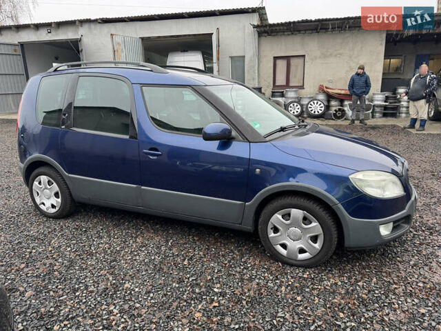 Синий Шкода Roomster Scout, объемом двигателя 1.4 л и пробегом 196 тыс. км за 6850 $, фото 3 на Automoto.ua