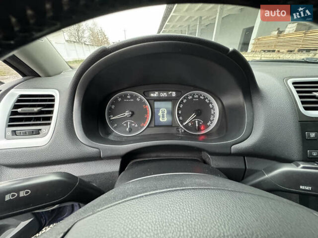 Синий Шкода Roomster Scout, объемом двигателя 1.4 л и пробегом 196 тыс. км за 6850 $, фото 16 на Automoto.ua