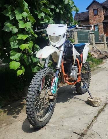 Белый СкайБайк 250Y-A, объемом двигателя 0.22 л и пробегом 12 тыс. км за 850 $, фото 2 на Automoto.ua