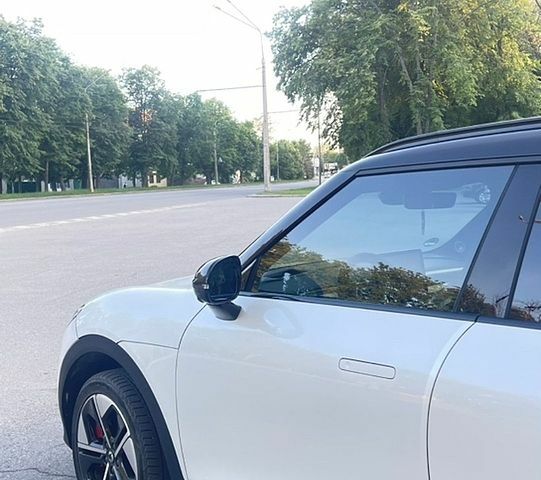 Белый Смарт #1, объемом двигателя 0 л и пробегом 33 тыс. км за 29900 $, фото 5 на Automoto.ua