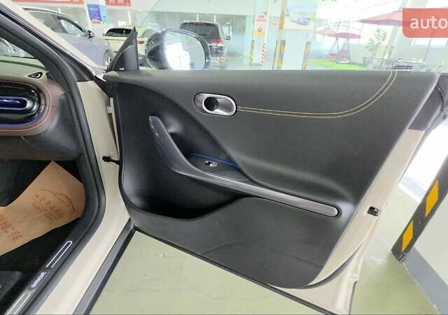 Белый Смарт 3, объемом двигателя 0 л и пробегом 22 тыс. км за 30000 $, фото 12 на Automoto.ua