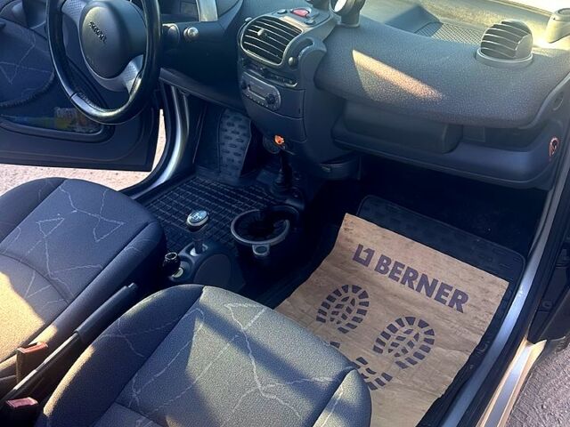 Черный Смарт Сити, объемом двигателя 0.7 л и пробегом 192 тыс. км за 3000 $, фото 7 на Automoto.ua