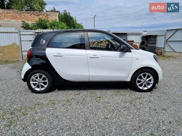 Білий Смарт Forfour, об'ємом двигуна 0 л та пробігом 105 тис. км за 7000 $, фото 4 на Automoto.ua