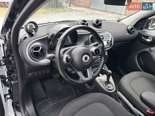 Білий Смарт Forfour, об'ємом двигуна 0 л та пробігом 105 тис. км за 7000 $, фото 10 на Automoto.ua