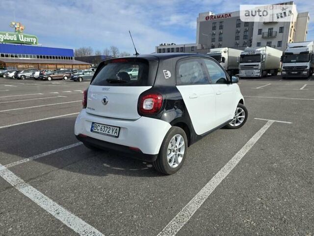 Білий Смарт Forfour, об'ємом двигуна 0 л та пробігом 39 тис. км за 8500 $, фото 3 на Automoto.ua