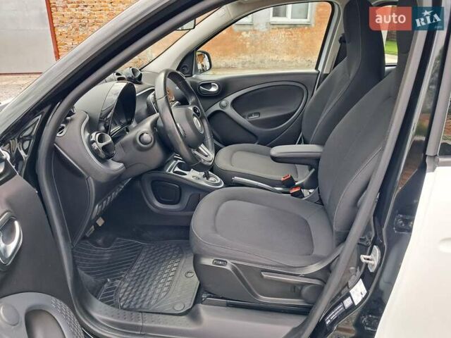 Білий Смарт Forfour, об'ємом двигуна 0 л та пробігом 105 тис. км за 7000 $, фото 9 на Automoto.ua