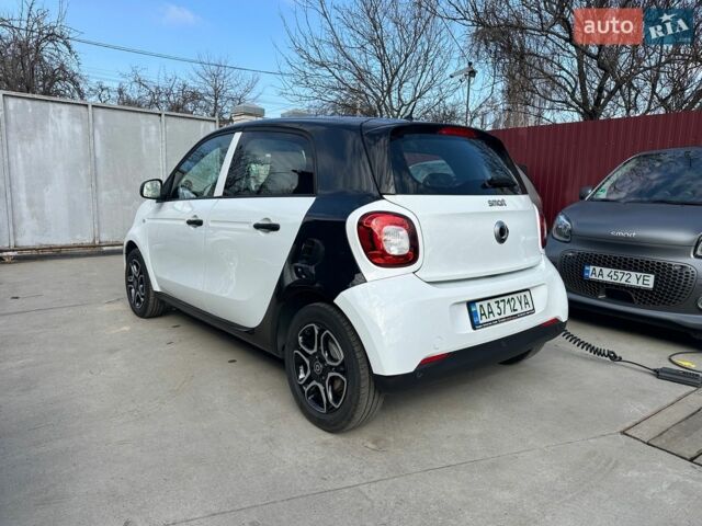 Білий Смарт Forfour, об'ємом двигуна 0 л та пробігом 22 тис. км за 10750 $, фото 2 на Automoto.ua