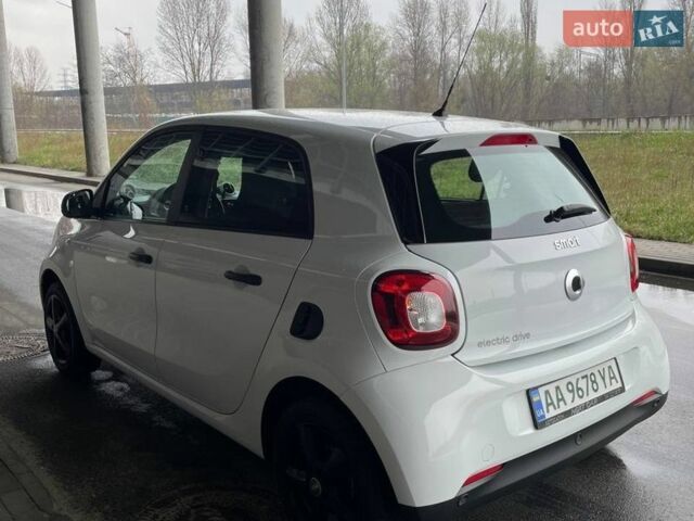 Білий Смарт Forfour, об'ємом двигуна 0 л та пробігом 41 тис. км за 8800 $, фото 3 на Automoto.ua