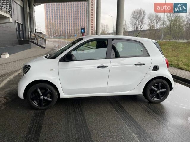 Білий Смарт Forfour, об'ємом двигуна 0 л та пробігом 41 тис. км за 8800 $, фото 2 на Automoto.ua