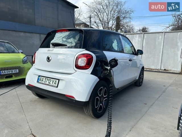 Білий Смарт Forfour, об'ємом двигуна 0 л та пробігом 22 тис. км за 10750 $, фото 6 на Automoto.ua