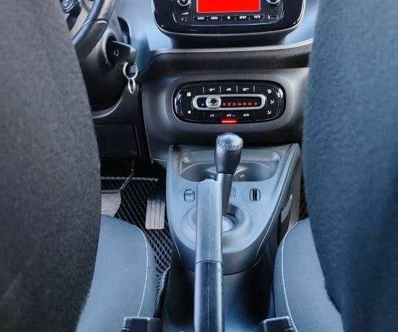 Білий Смарт Forfour, об'ємом двигуна 0 л та пробігом 69 тис. км за 7900 $, фото 17 на Automoto.ua