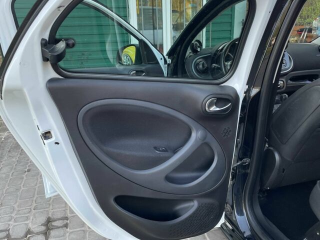 Білий Смарт Forfour, об'ємом двигуна 0 л та пробігом 69 тис. км за 7900 $, фото 15 на Automoto.ua