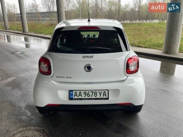 Білий Смарт Forfour, об'ємом двигуна 0 л та пробігом 41 тис. км за 8800 $, фото 5 на Automoto.ua