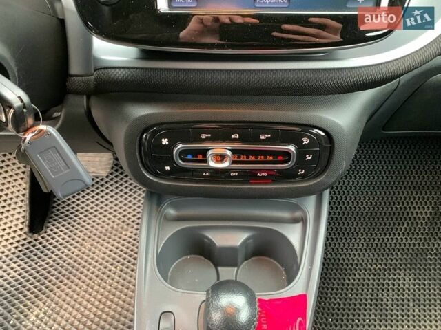 Білий Смарт Forfour, об'ємом двигуна 0 л та пробігом 47 тис. км за 9640 $, фото 17 на Automoto.ua