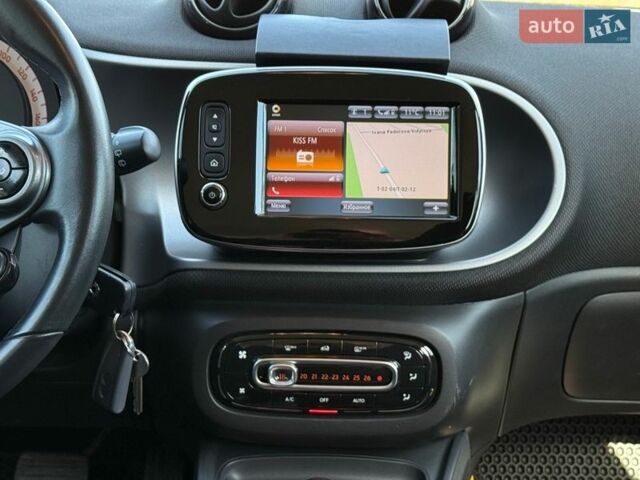 Білий Смарт Forfour, об'ємом двигуна 0 л та пробігом 47 тис. км за 9490 $, фото 27 на Automoto.ua