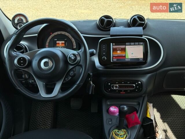 Білий Смарт Forfour, об'ємом двигуна 0 л та пробігом 47 тис. км за 9490 $, фото 25 на Automoto.ua