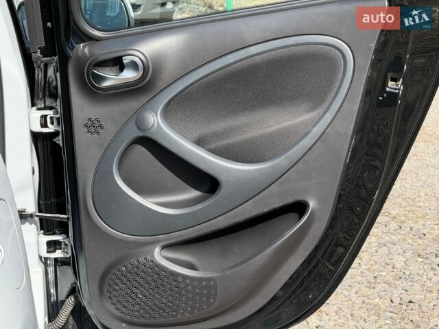Білий Смарт Forfour, об'ємом двигуна 0 л та пробігом 47 тис. км за 9490 $, фото 18 на Automoto.ua
