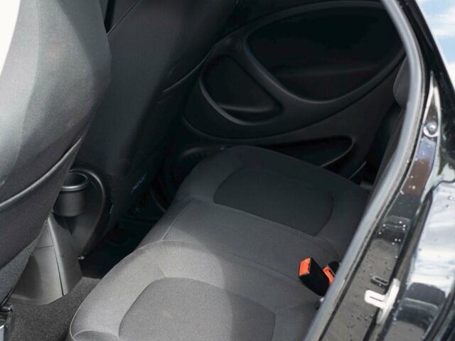Білий Смарт Forfour, об'ємом двигуна 0 л та пробігом 24 тис. км за 14400 $, фото 13 на Automoto.ua
