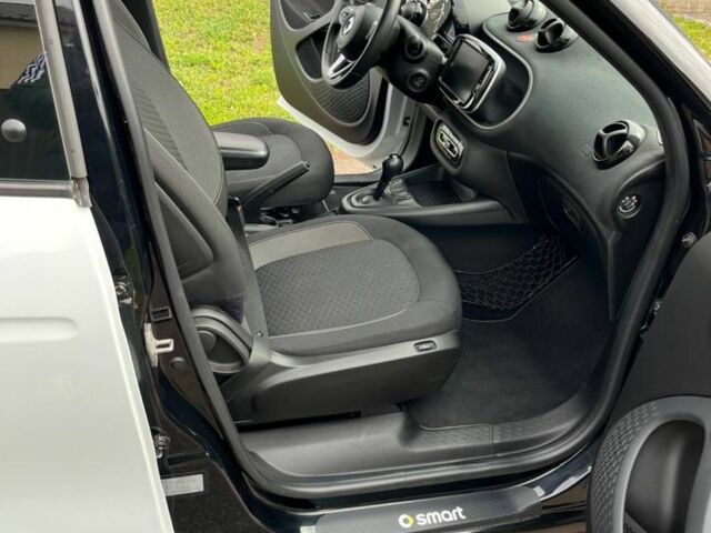 Білий Смарт Forfour, об'ємом двигуна 0 л та пробігом 56 тис. км за 10000 $, фото 3 на Automoto.ua
