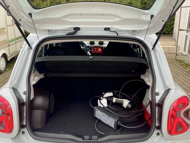 Белый Смарт Форфор, объемом двигателя 0 л и пробегом 25 тыс. км за 9999 $, фото 5 на Automoto.ua