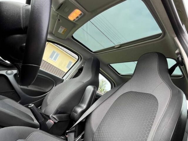 Білий Смарт Forfour, об'ємом двигуна 0 л та пробігом 56 тис. км за 10000 $, фото 4 на Automoto.ua